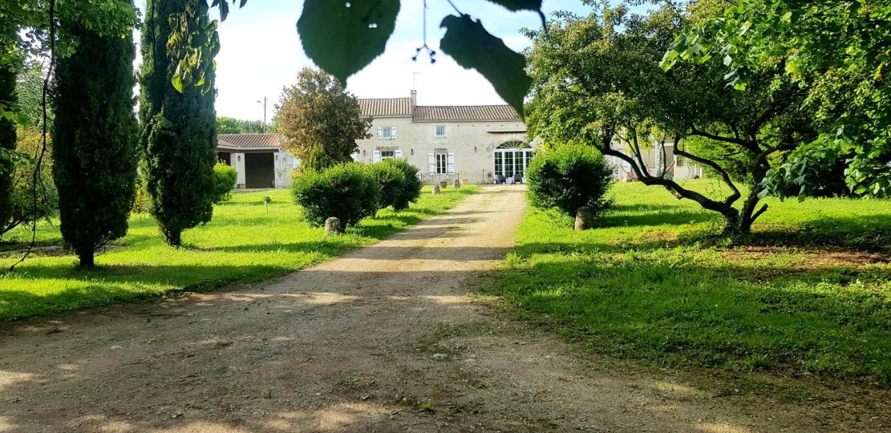 Bed and Breakfast La Revêtizon Siecq Esterno foto